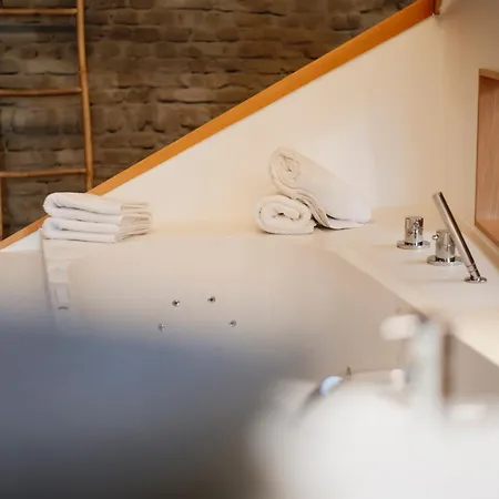 Art'lette Loft Balneo Bath & Infrared Sauna דירה